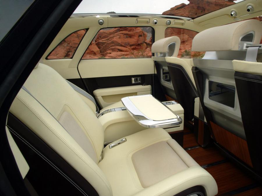  Lincoln Aviator Concept 2004 года  (фото 37 из 37)